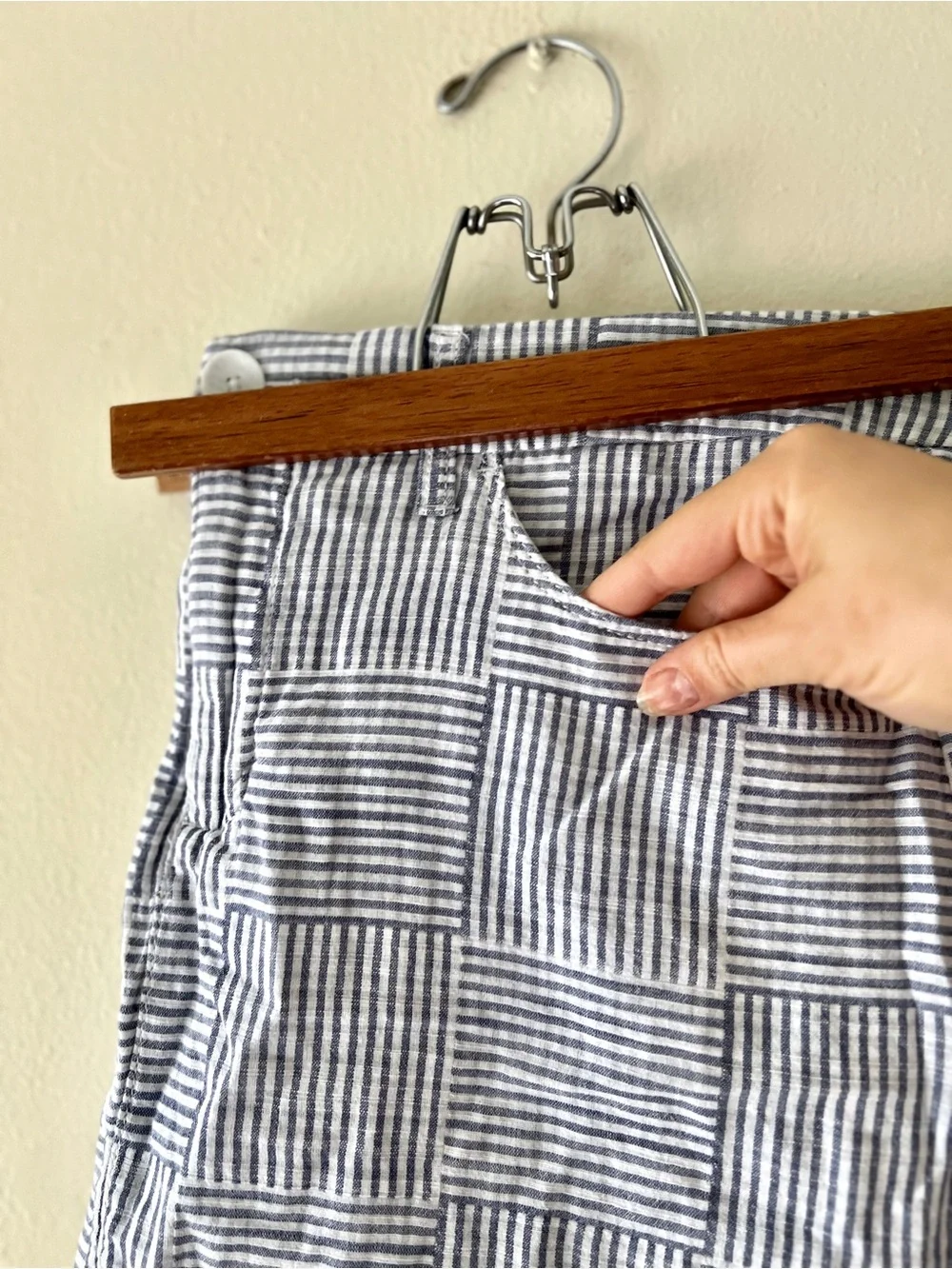 Costal Cotton High Waisted Striped Seersucker Skort - Blue Gray and White - Picture 5 of 11